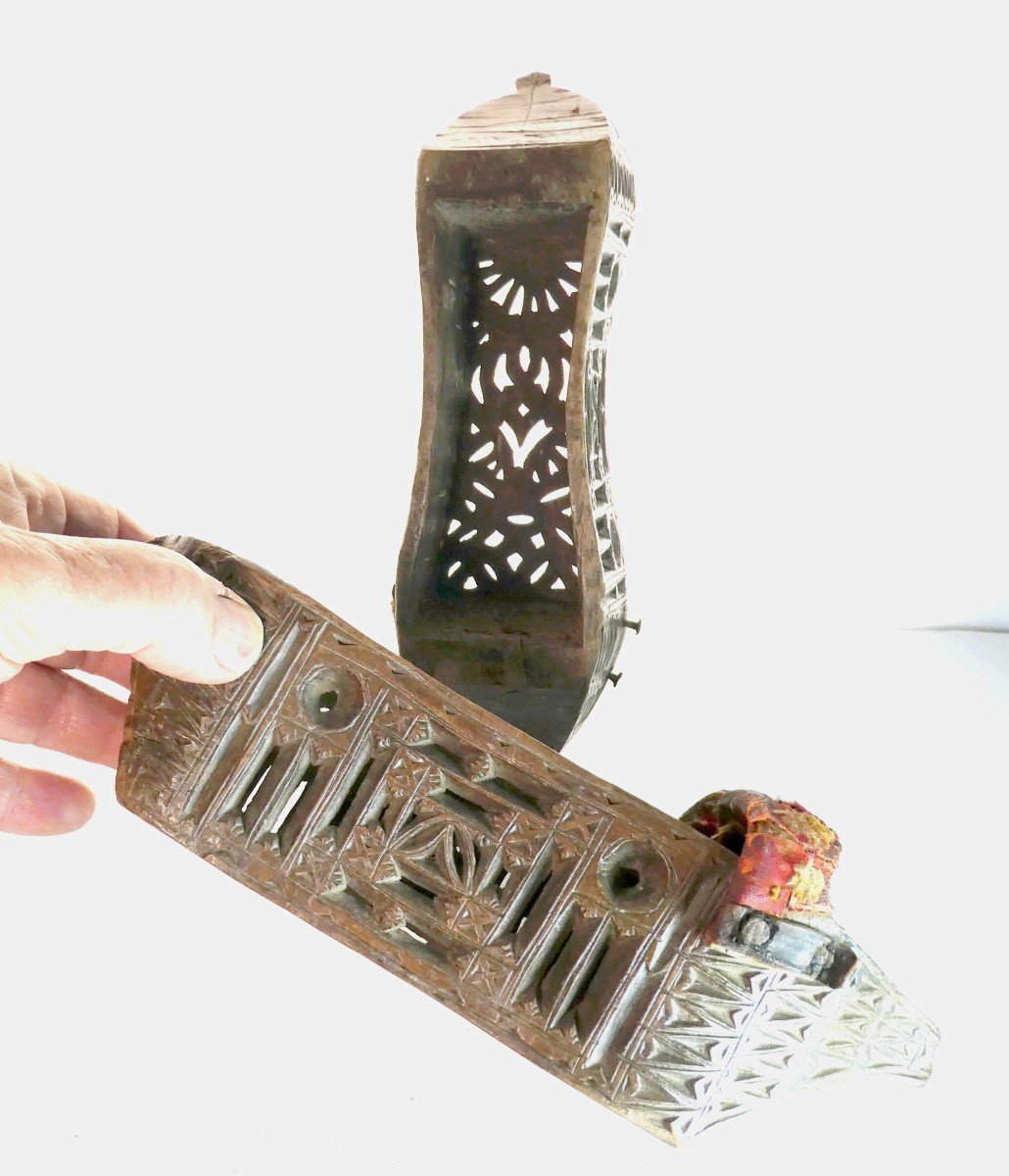 Museum: Ethnic Clogs, Carved Wooden Lace-photo-1