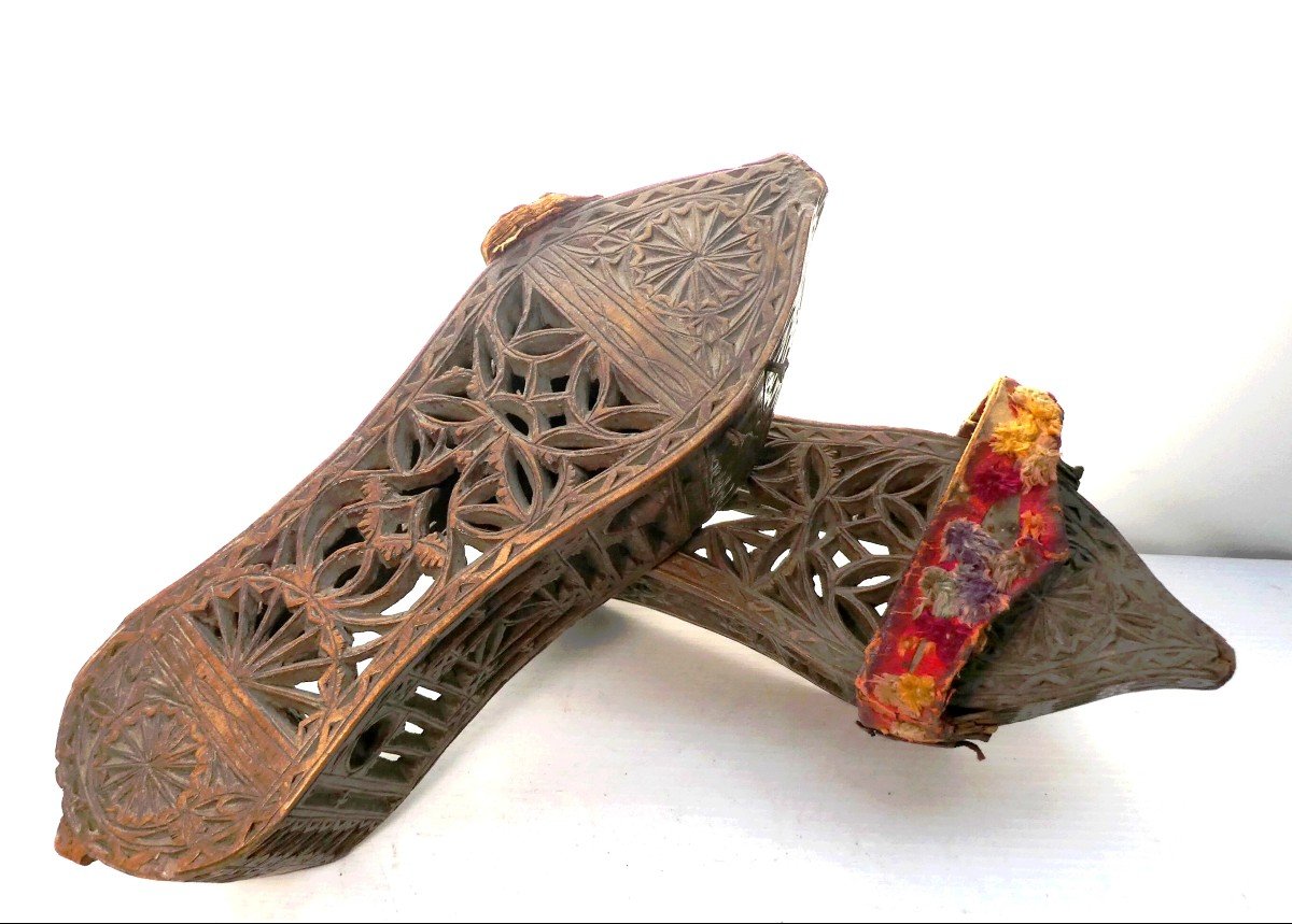 Museum: Ethnic Clogs, Carved Wooden Lace