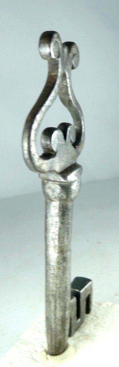 Pretty French Gothic Key, Inverted Heart, 10.4cm-photo-3