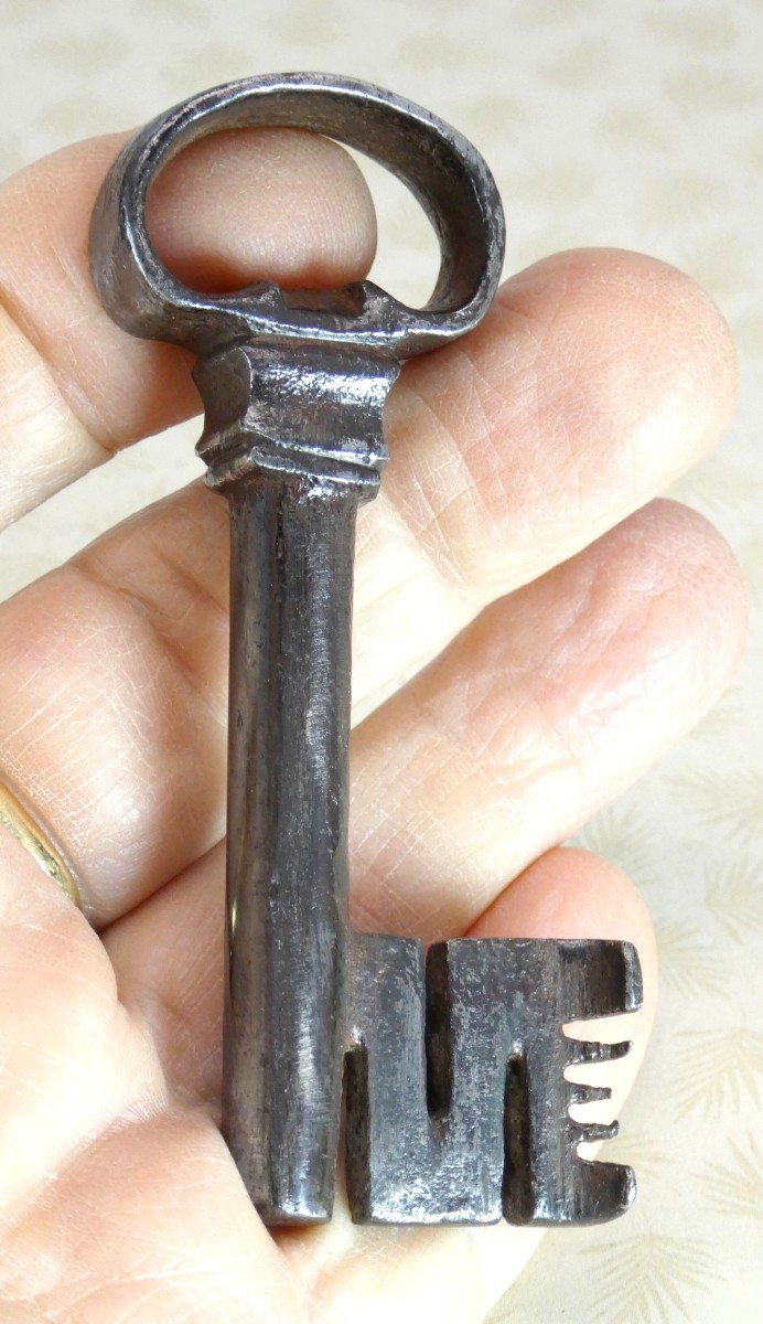 Beautiful 16th Century Trunk Key, With Capital, And Complicated Bit, 8.4cm-photo-3