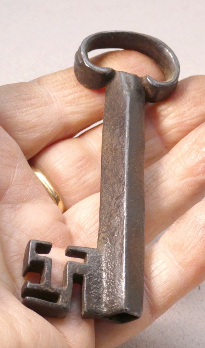 Beautiful Key - XV-xvi Century, 10cm, Square Shank, Gothic Bit, Rare Model-photo-1