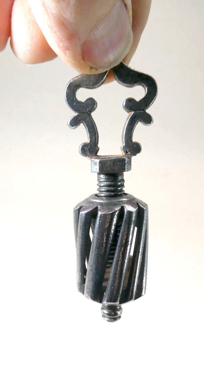 Wrought Iron Nutcracker, 18th Century, Cage Model, Fine Metalwork-photo-2