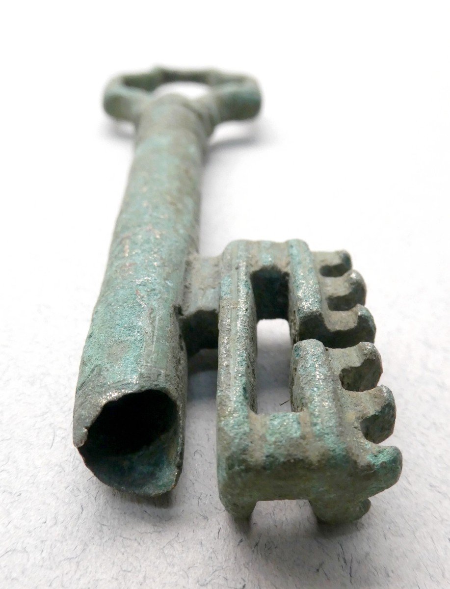 Museum: Large Bronze Key, 13th Century, Early Gothic, 11.8cm-photo-3