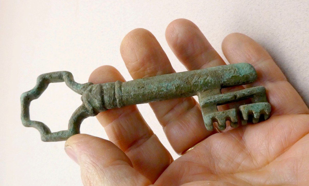 Museum: Large Bronze Key, 13th Century, Early Gothic, 11.8cm-photo-4