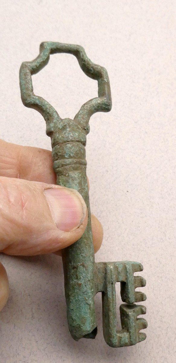 Museum: Large Bronze Key, 13th Century, Early Gothic, 11.8cm