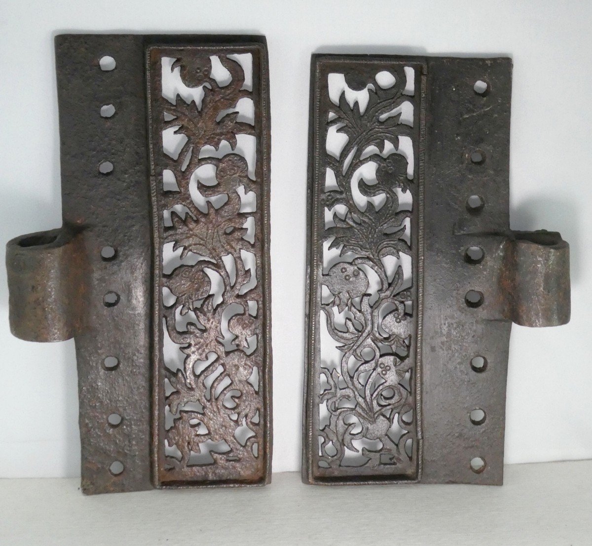 Pair Of Heavy Engraved Openwork Forged Hinges, Louis XIII Or XIV Period-photo-3