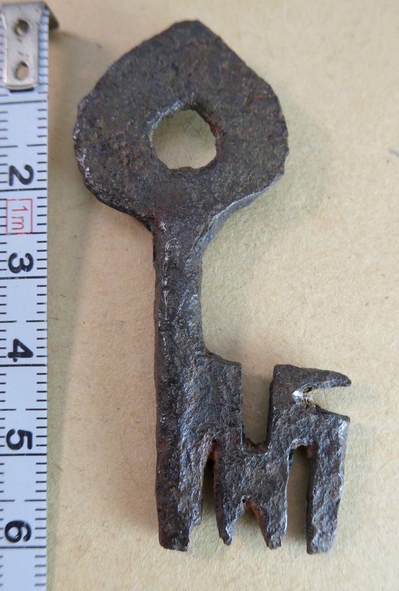 Key Pendant, Iron Jewel, Gothic Heart 14th Century-photo-3