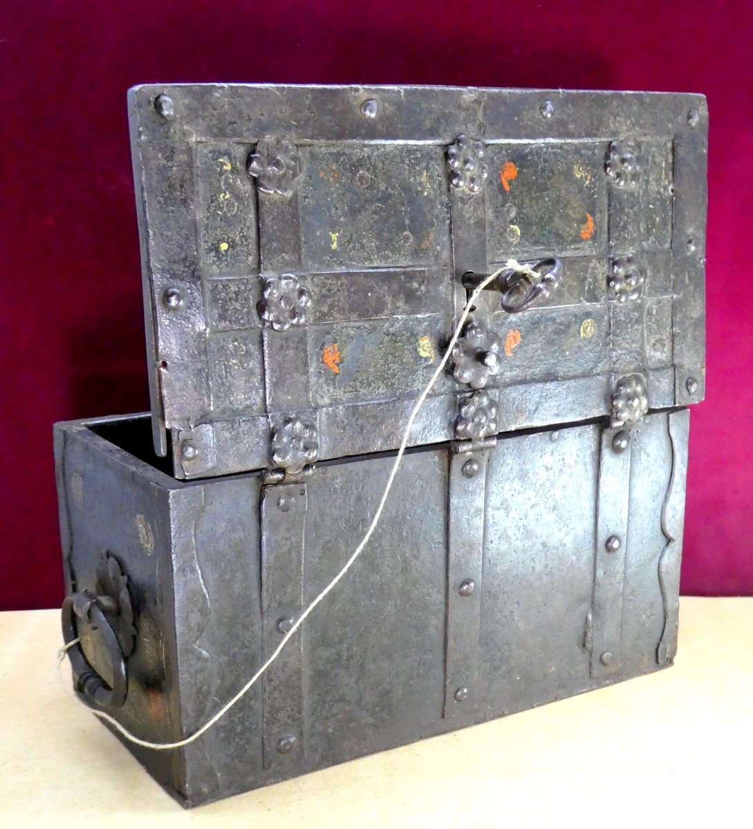 Beautiful Nuremberg Wedding Box, Circa 1600, Decorated And Painted Iron, And Its Key,-photo-4