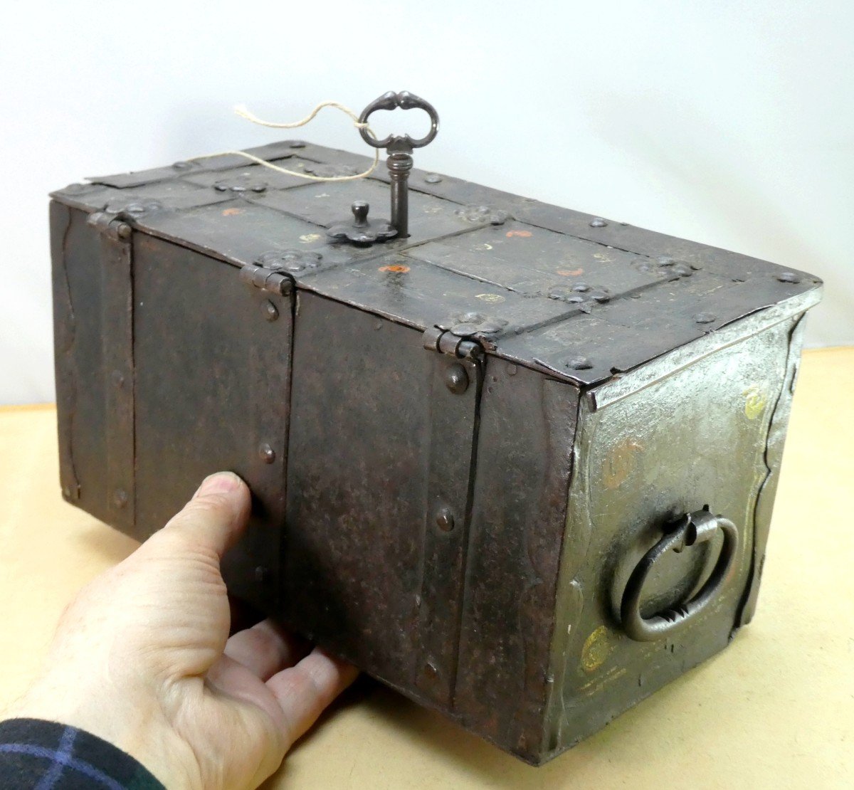 Beautiful Nuremberg Wedding Box, Circa 1600, Decorated And Painted Iron, And Its Key,-photo-2