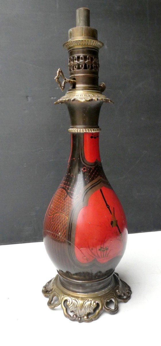 Red And Black Lacquer Lamp From Japan, Parisian Oil Mount, Late 19th Century