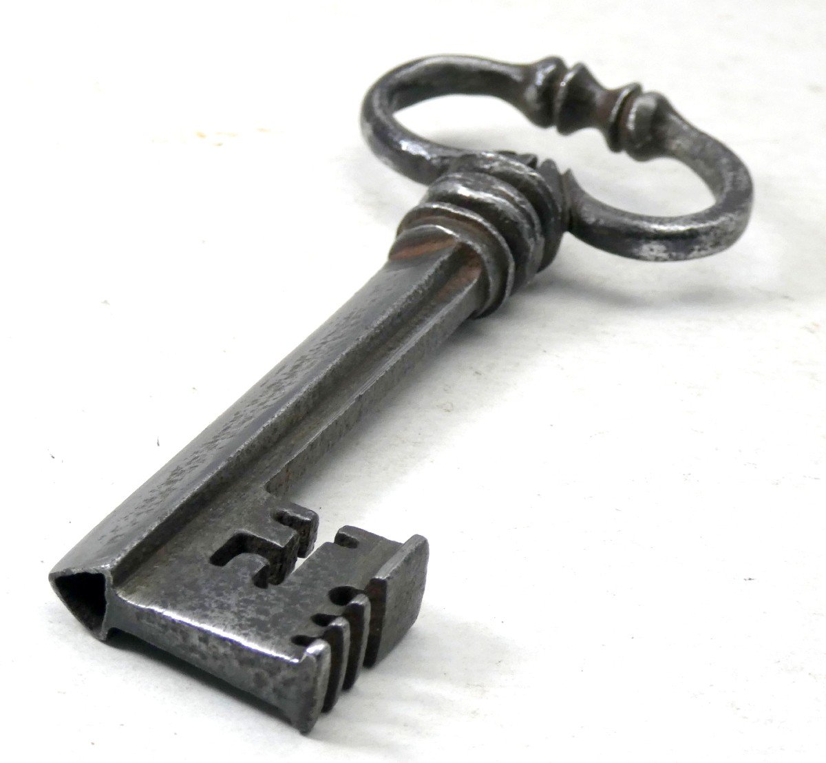 Solid 17th Century Third-point Key, Good Condition, 11.5cm-photo-3