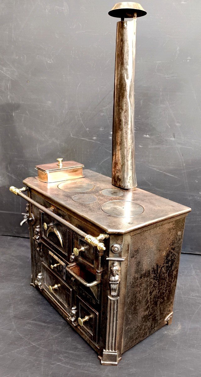 19th Century French Republican Iron Cooker, Child Size-photo-3