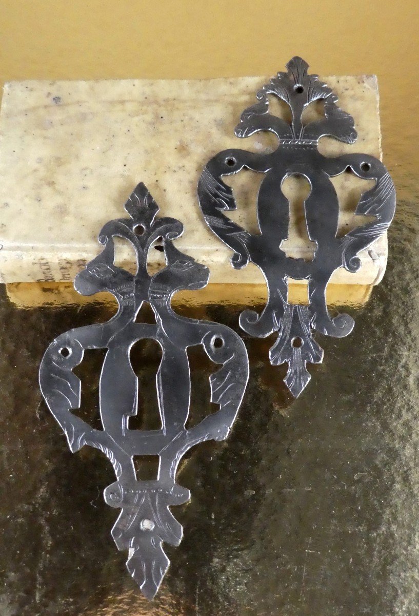 Louis XIII Ironwork: 2 Openwork And Engraved Lock Entries-photo-2