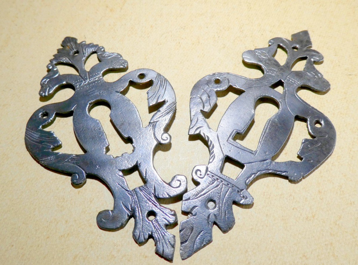 Louis XIII Ironwork: 2 Openwork And Engraved Lock Entries-photo-3