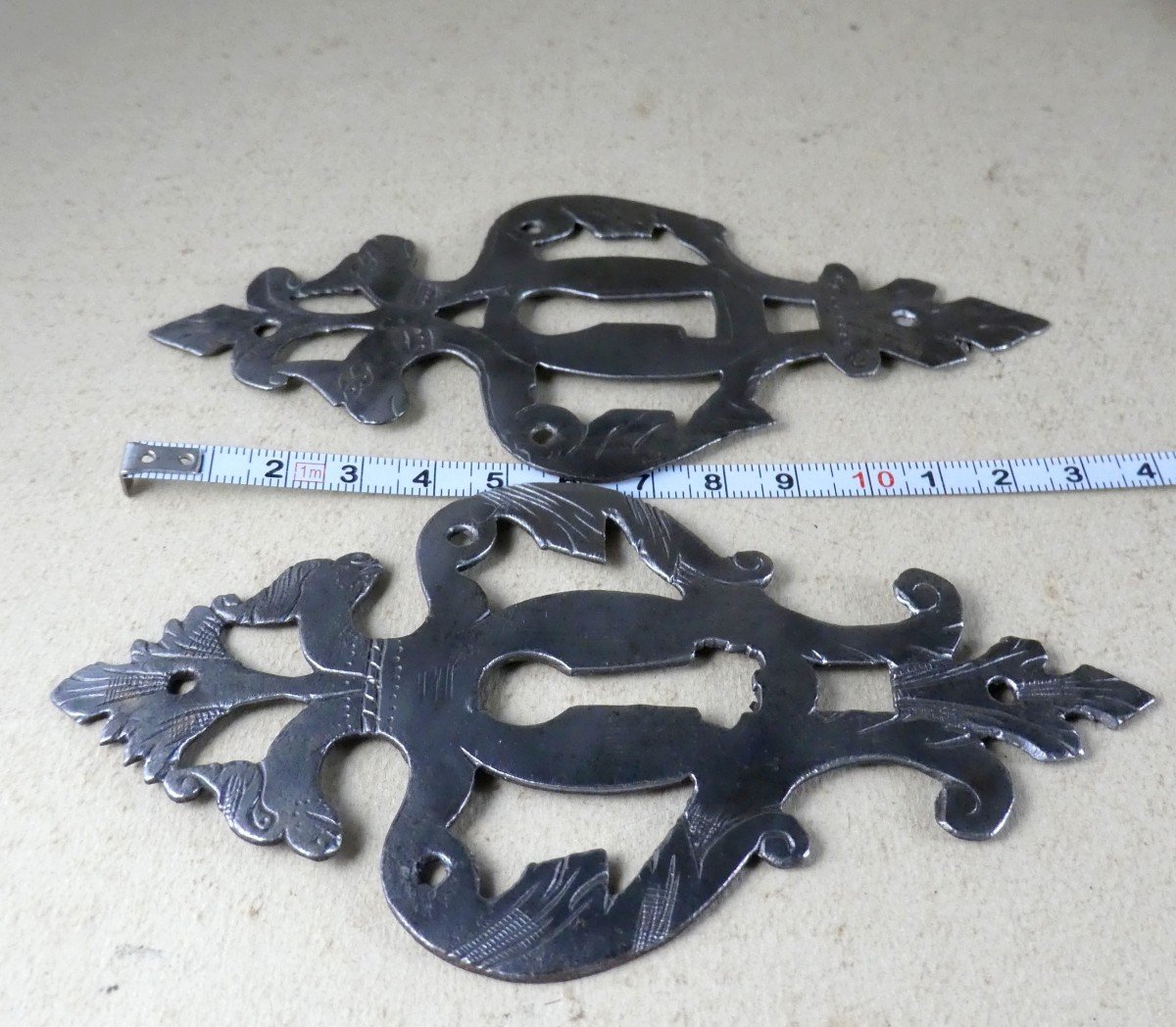 Louis XIII Ironwork: 2 Openwork And Engraved Lock Entries-photo-1