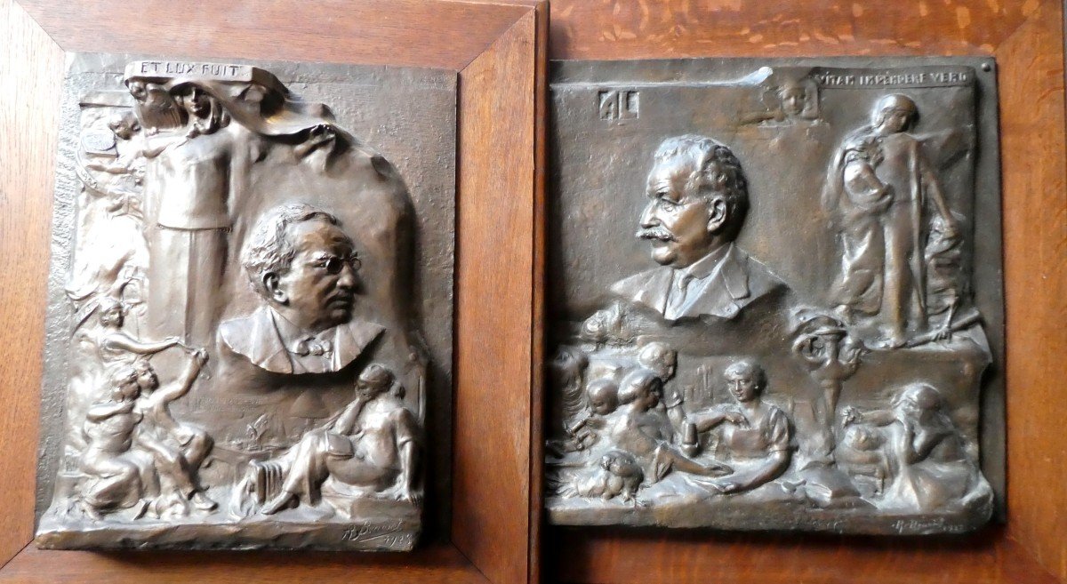 Objets Musée : Les Frères Lumiere, 2 Bronzes Lyonnais De 1923  P-A