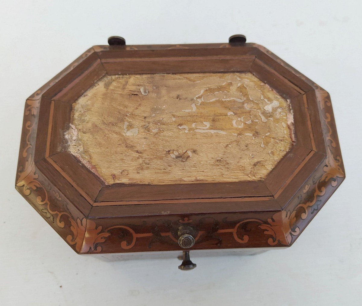 Mystery But Prestigious Sewing Box, 17th Century, With Lily Of France-photo-1