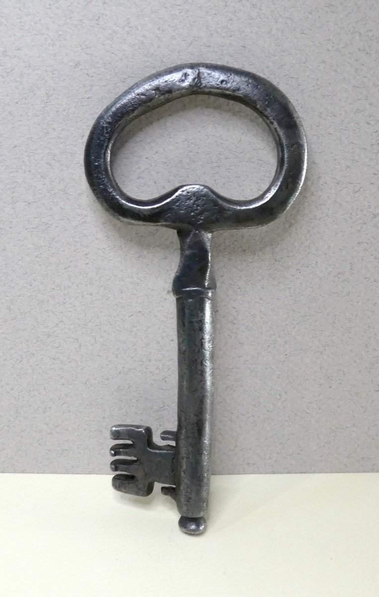 Puissante Clé De Coffre Forgée, 16e Siècle, 13cm-photo-1