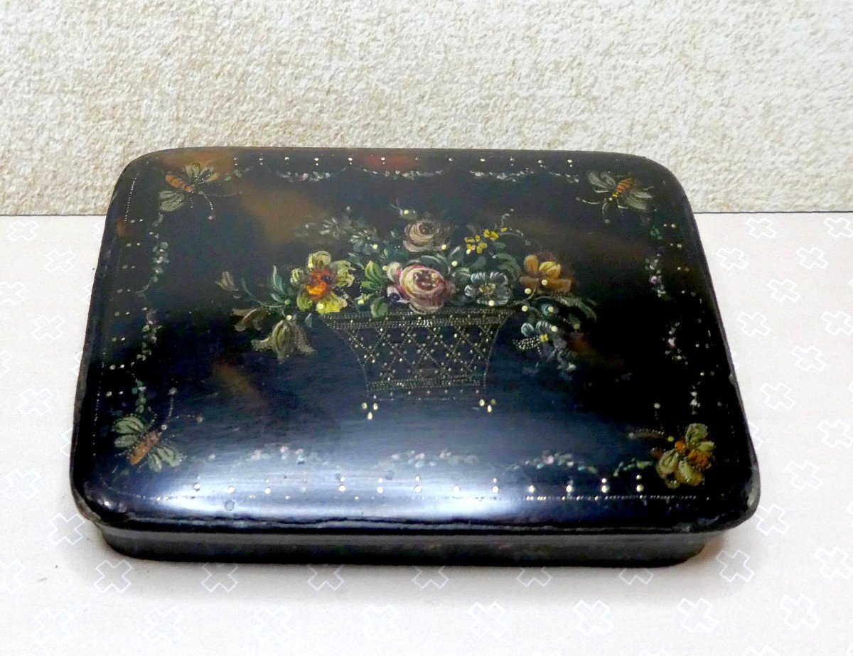 Pretty English Piqueté Box, Flowers, Insects, 18th Century-photo-2