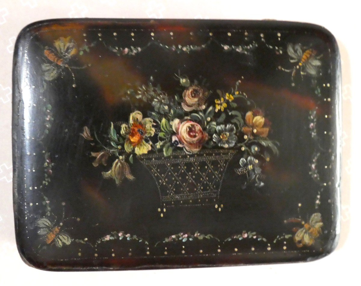 Pretty English Piqueté Box, Flowers, Insects, 18th Century-photo-1