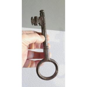 Puissante Clé Forgée, 16e Siècle, 18cm  Languedoc Ou Catalogne