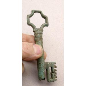 Museum: Large Bronze Key, 13th Century, Early Gothic, 11.8cm