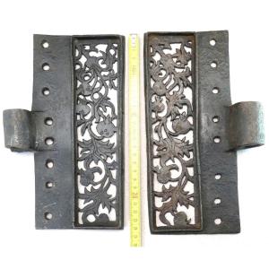 Pair Of Heavy Engraved Openwork Forged Hinges, Louis XIII Or XIV Period