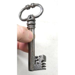 Solid 17th Century Third-point Key, Good Condition, 11.5cm