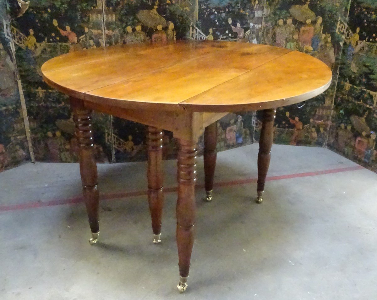 Louis Philippe Period Round Dining Room Table In Walnut