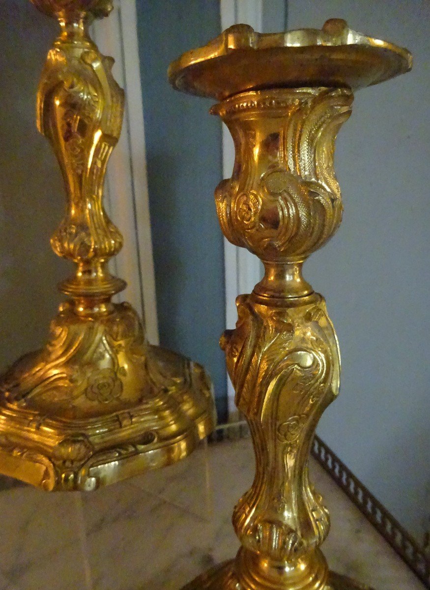 Pair Of Louis XV Candlesticks In Chiseled And Gilded Bronze-photo-3