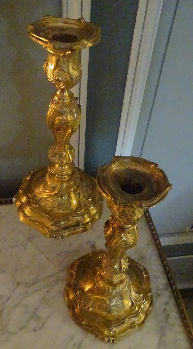 Pair Of Louis XV Candlesticks In Chiseled And Gilded Bronze-photo-2