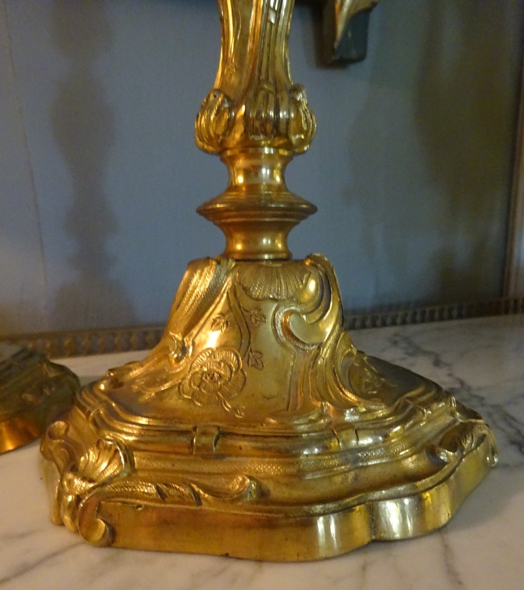 Pair Of Louis XV Candlesticks In Chiseled And Gilded Bronze-photo-3