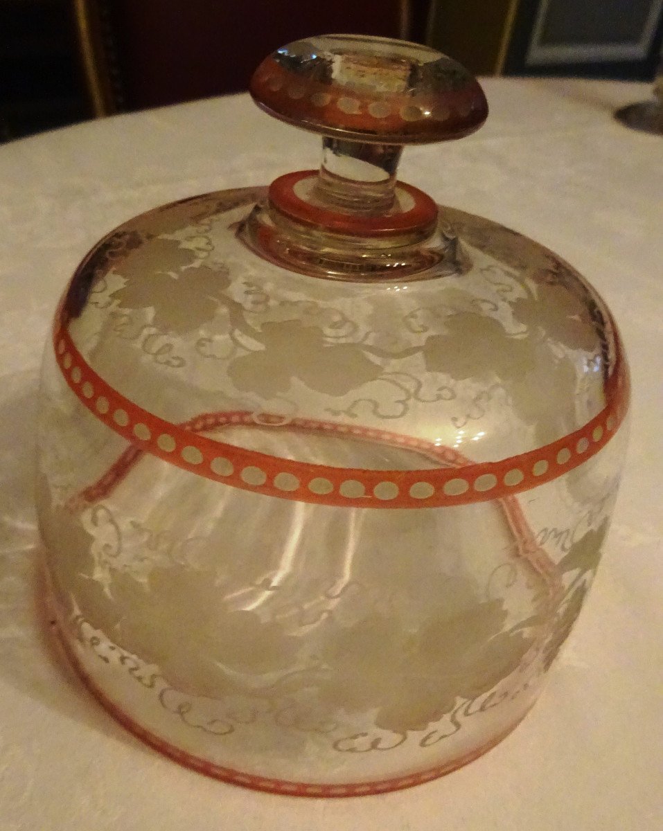 Small 19th Century Cheese Bell In Engraved Crystal