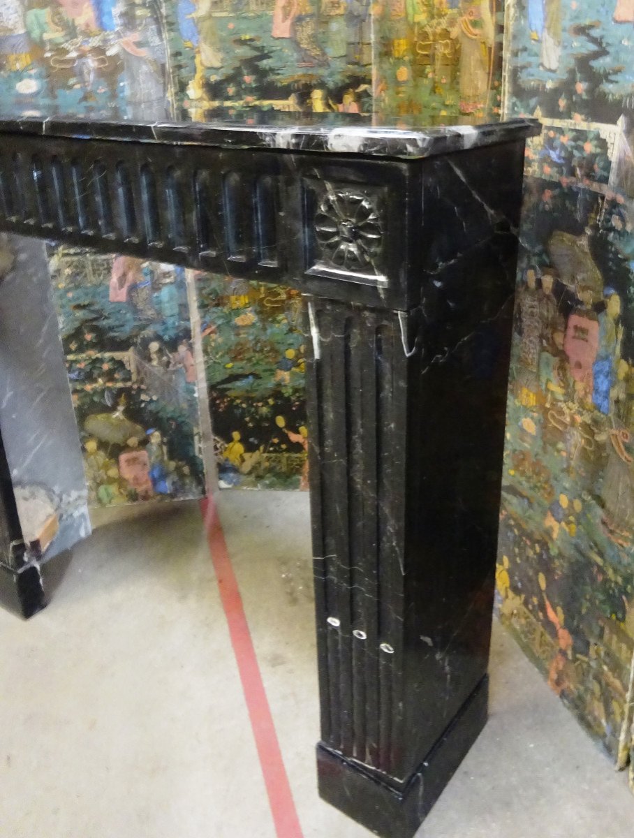 Small Louis XVI Period Fireplace In Veined Black Marble-photo-1