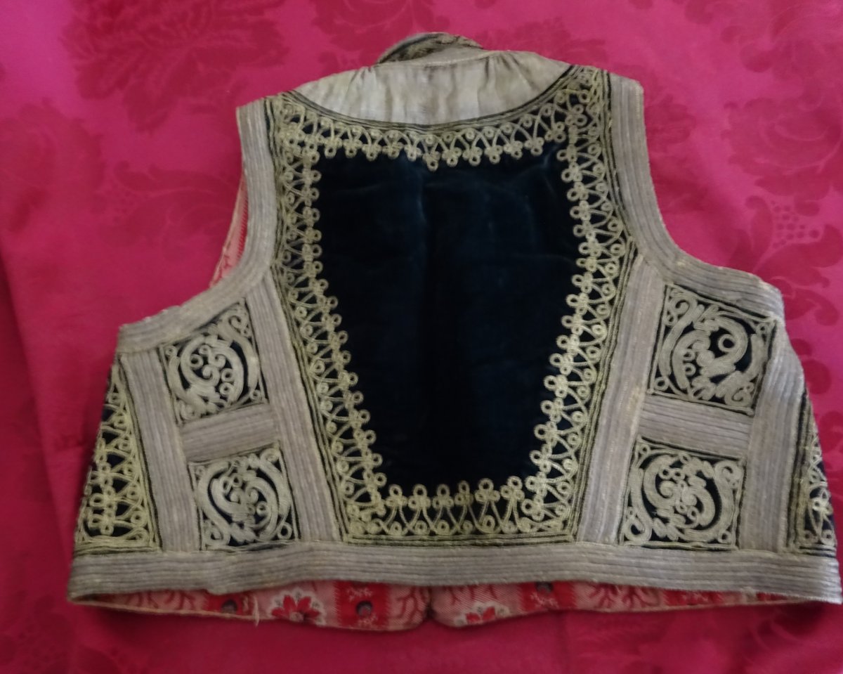 Small Richly Embroidered Vest Oriental Work Late Nineteenth-photo-2