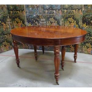 19th Century Oval Mahogany Dining Room Table With Band