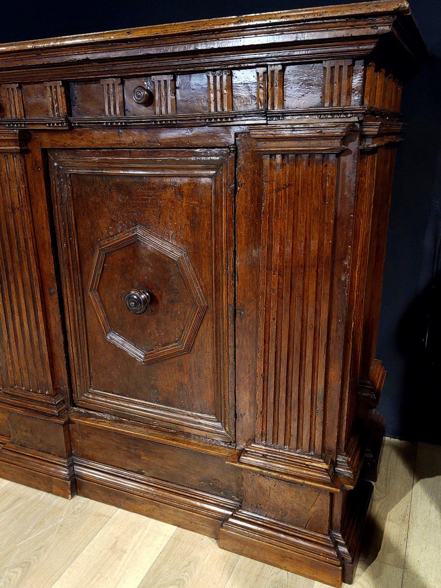 Important Renaissance Walnut Credenza, 16th Century. (196cm X 124cm)-photo-4