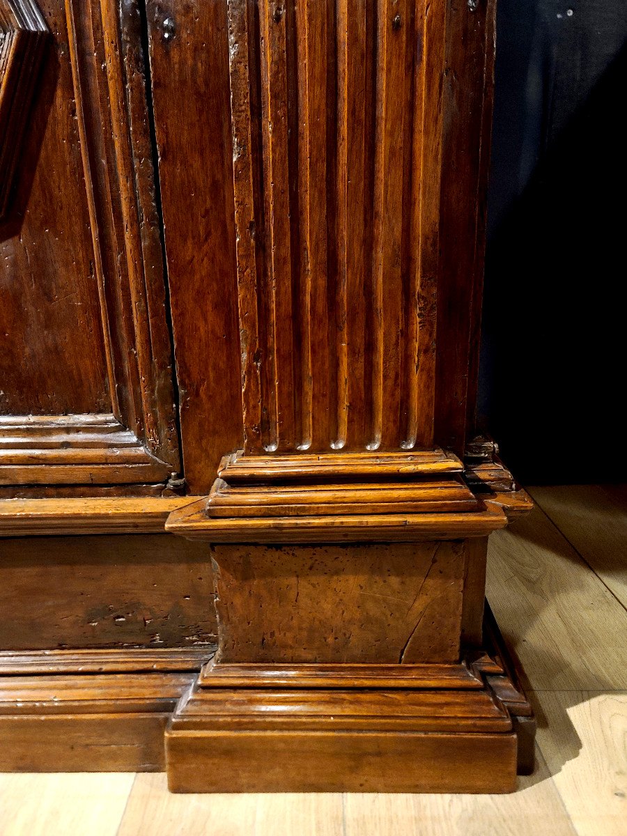 Important Renaissance Walnut Credenza, 16th Century. (196cm X 124cm)-photo-4