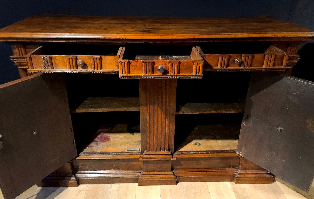 Importante Credenza En Noyer d'époque Renaissance, Italie XVIe. (196cm X 124cm)-photo-6