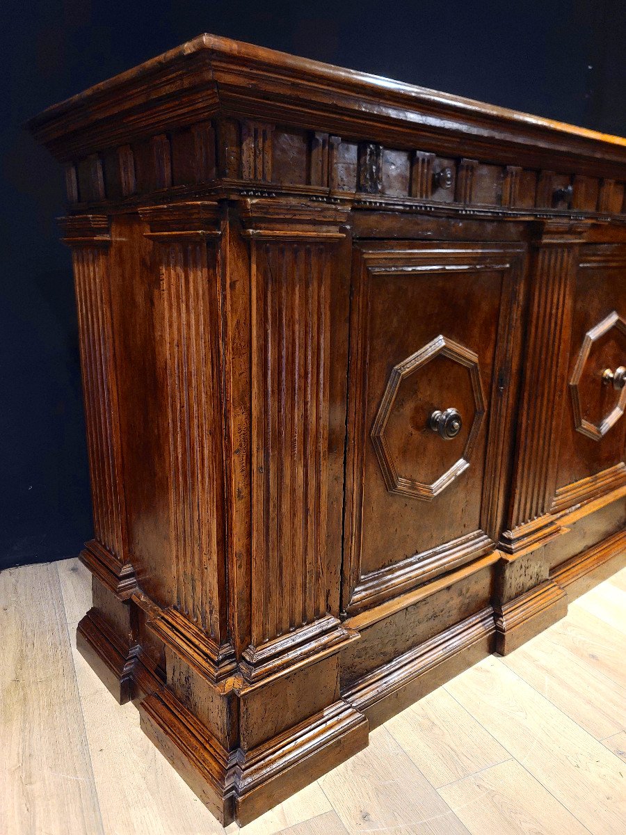 Importante Credenza En Noyer d'époque Renaissance, Italie XVIe. (196cm X 124cm)-photo-8