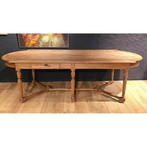 Table En Chêne , Bois Mouluré Et Sculpté, XIXe. (275cm X 111cm).