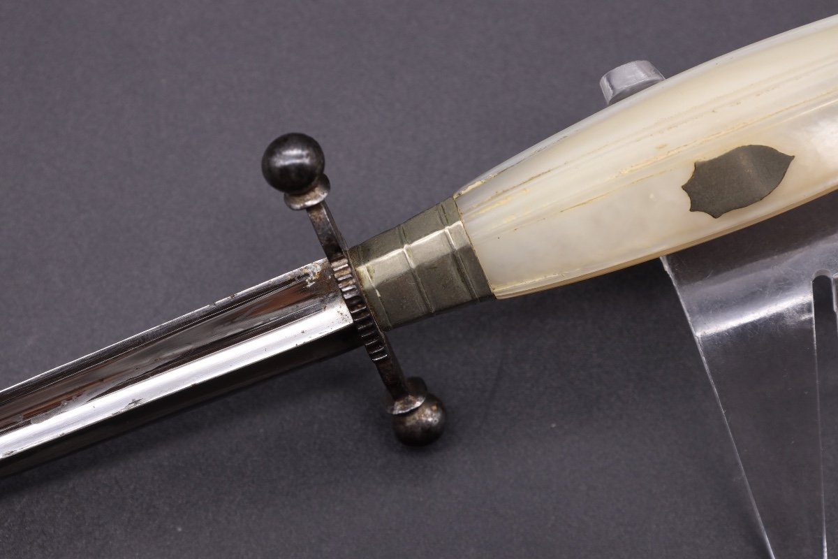 French Romance Dagger With Pearl Grip-photo-6