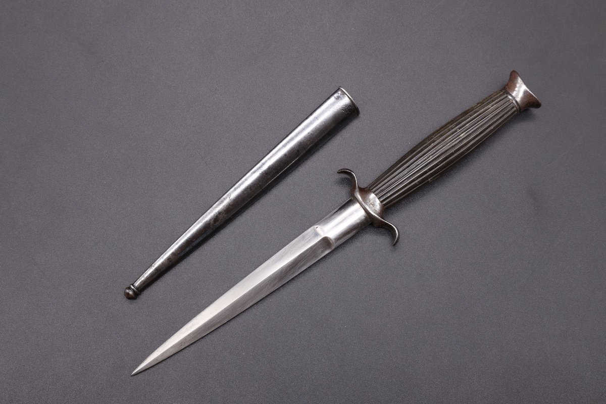 French Romance Dagger In Steel And Horn-photo-4