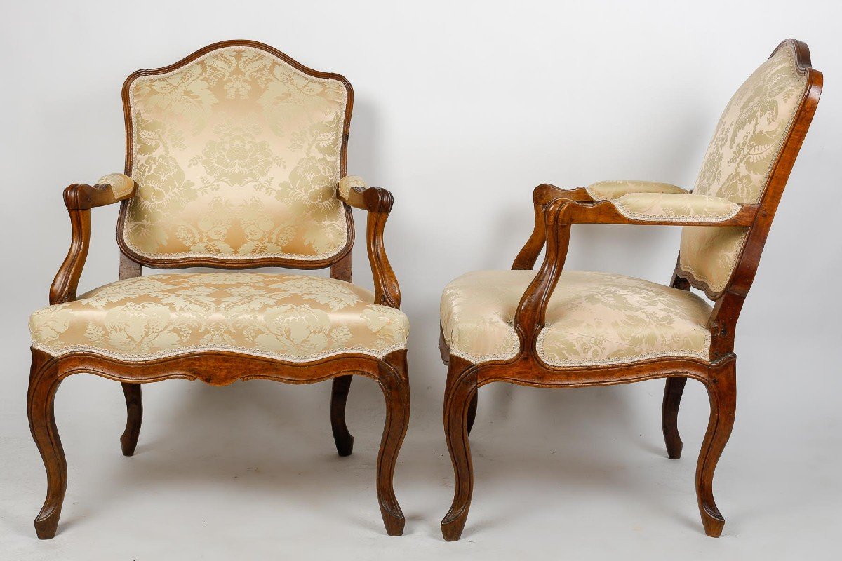 Pair Of Louis XV Period A La Reine Armchairs In Walnut-photo-3