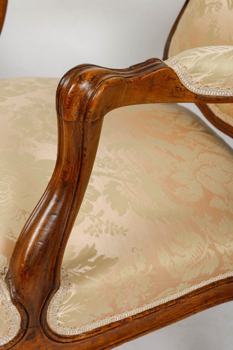 Pair Of Louis XV Period A La Reine Armchairs In Walnut-photo-1