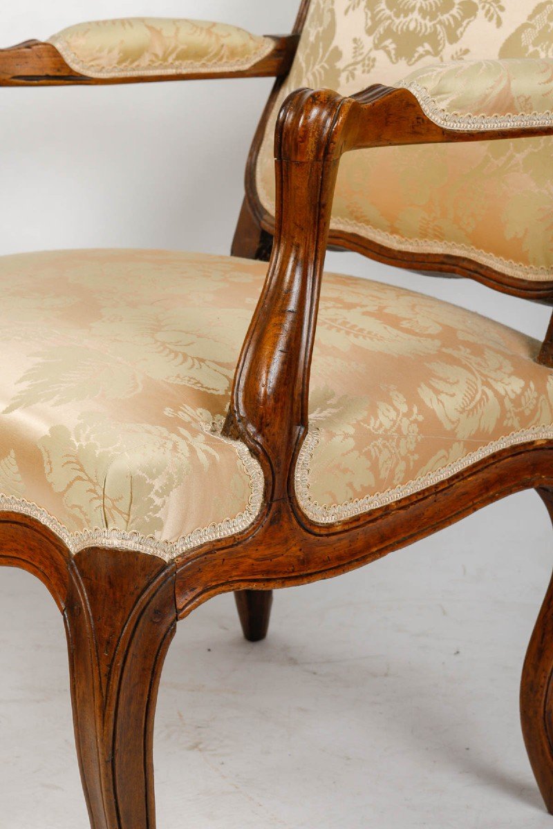 Pair Of Louis XV Period A La Reine Armchairs In Walnut-photo-4