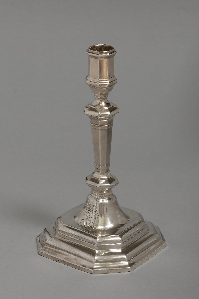 Proantic: Toussaint Martin (1704-1705) Pair Of Silver Candlesticks