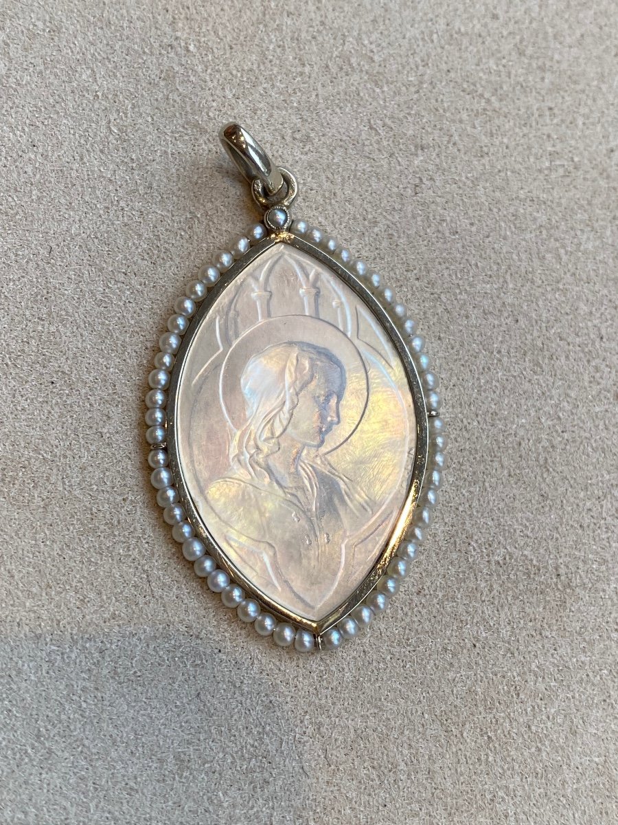 Mother Of Pearl & Pearl Religious Medal-photo-2