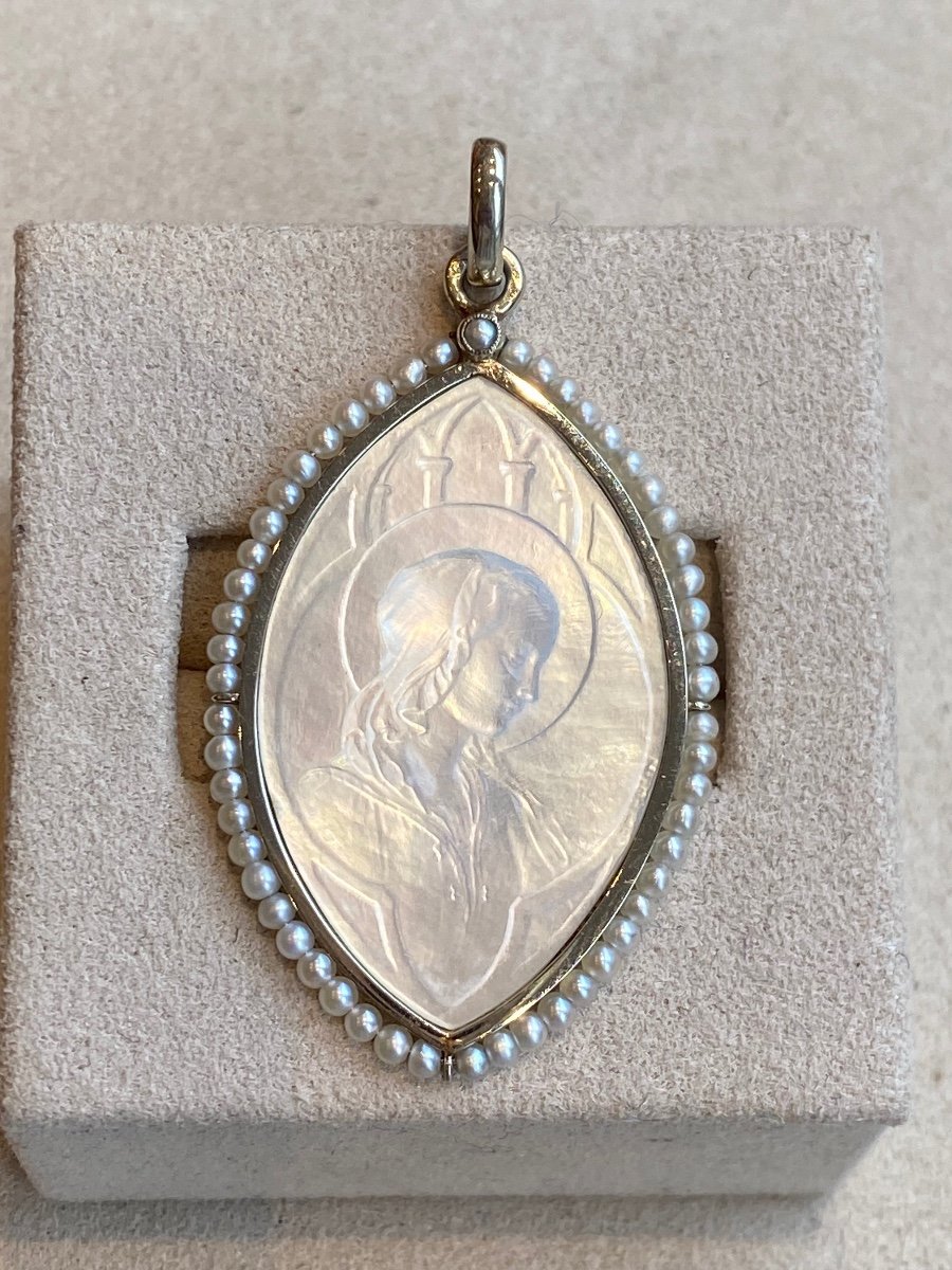 Mother Of Pearl & Pearl Religious Medal-photo-2