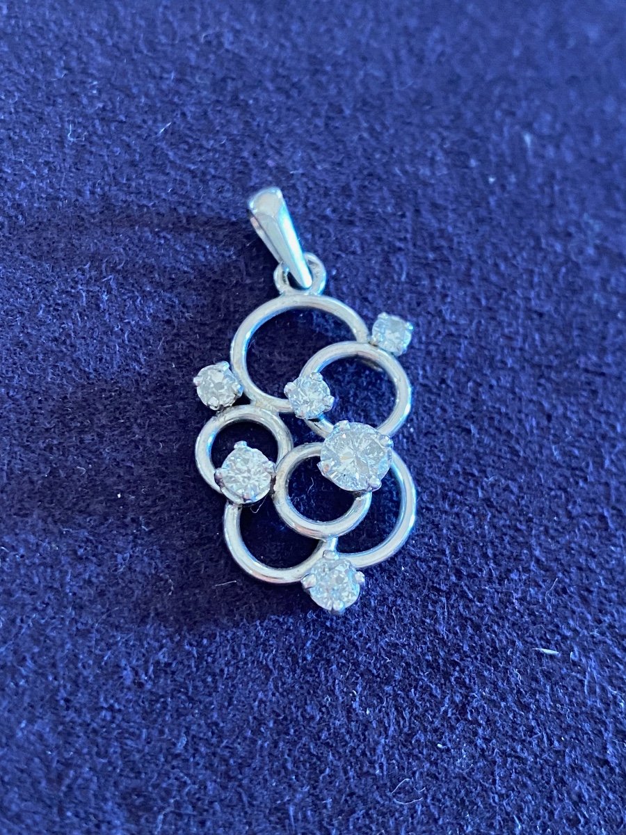 White Gold And Diamond Pendant-photo-3